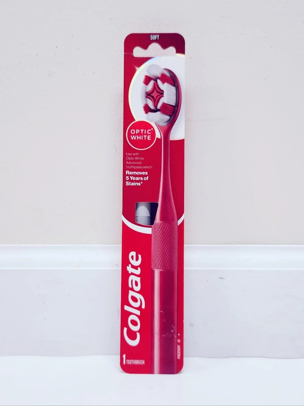 ⭐4/$15 Colgate Optic White Soft Toothbrush for Adults In White